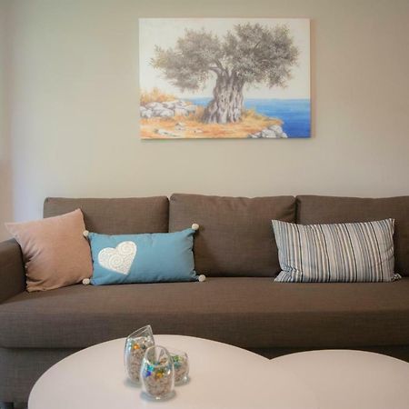 Chic And Minimal Apartment Close To Thissio Metro 雅典 外观 照片