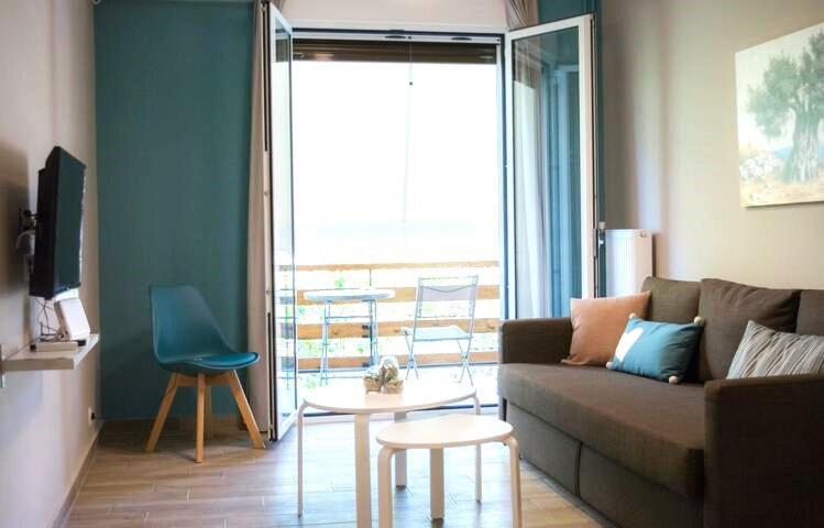 Chic And Minimal Apartment Close To Thissio Metro 雅典 外观 照片
