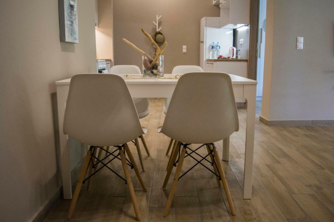 Chic And Minimal Apartment Close To Thissio Metro 雅典 外观 照片