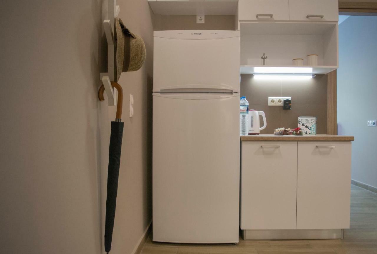Chic And Minimal Apartment Close To Thissio Metro 雅典 外观 照片