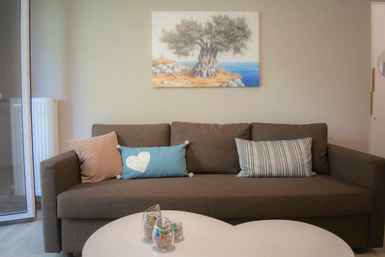 Chic And Minimal Apartment Close To Thissio Metro 雅典 外观 照片
