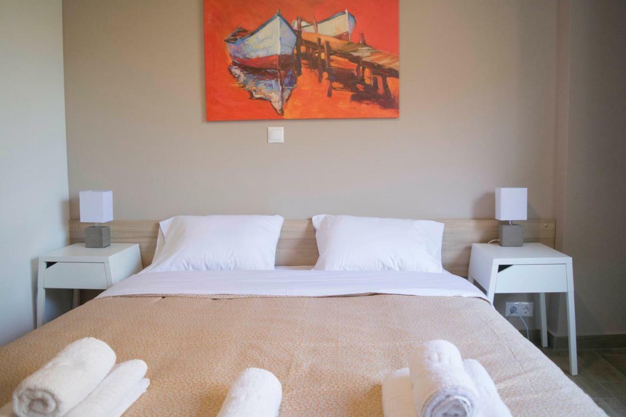 Chic And Minimal Apartment Close To Thissio Metro 雅典 外观 照片