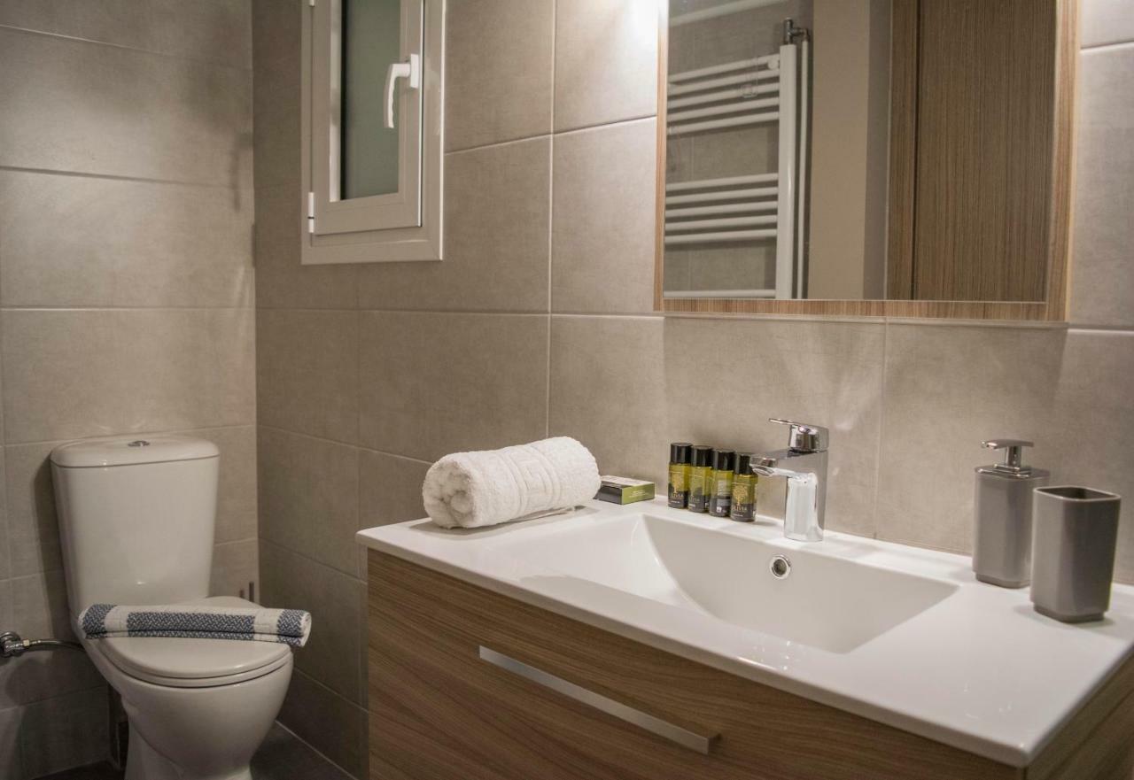 Chic And Minimal Apartment Close To Thissio Metro 雅典 外观 照片